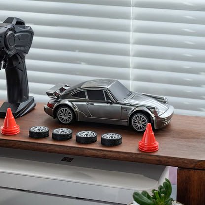 1:24 Scale 4WD RC Drift Car – 2.4GHz High-Speed 20KM/H Racing Car with LED Lights